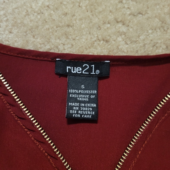 Maroon Mid-thigh Dress - Picture 2 of 2